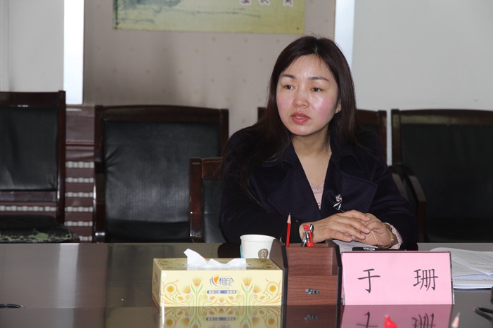 中原区副区长于珊调研教育工作