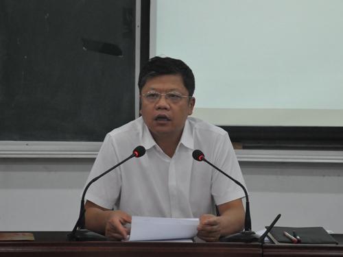 县区动态 >正文 各高中校长,业务副校长,年级主任,初中校长,高中教研