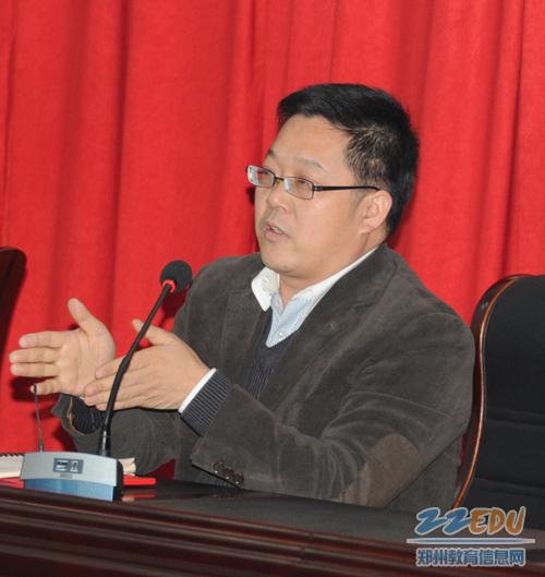 郑州九中田宝宏校长主持召开安全工作会议