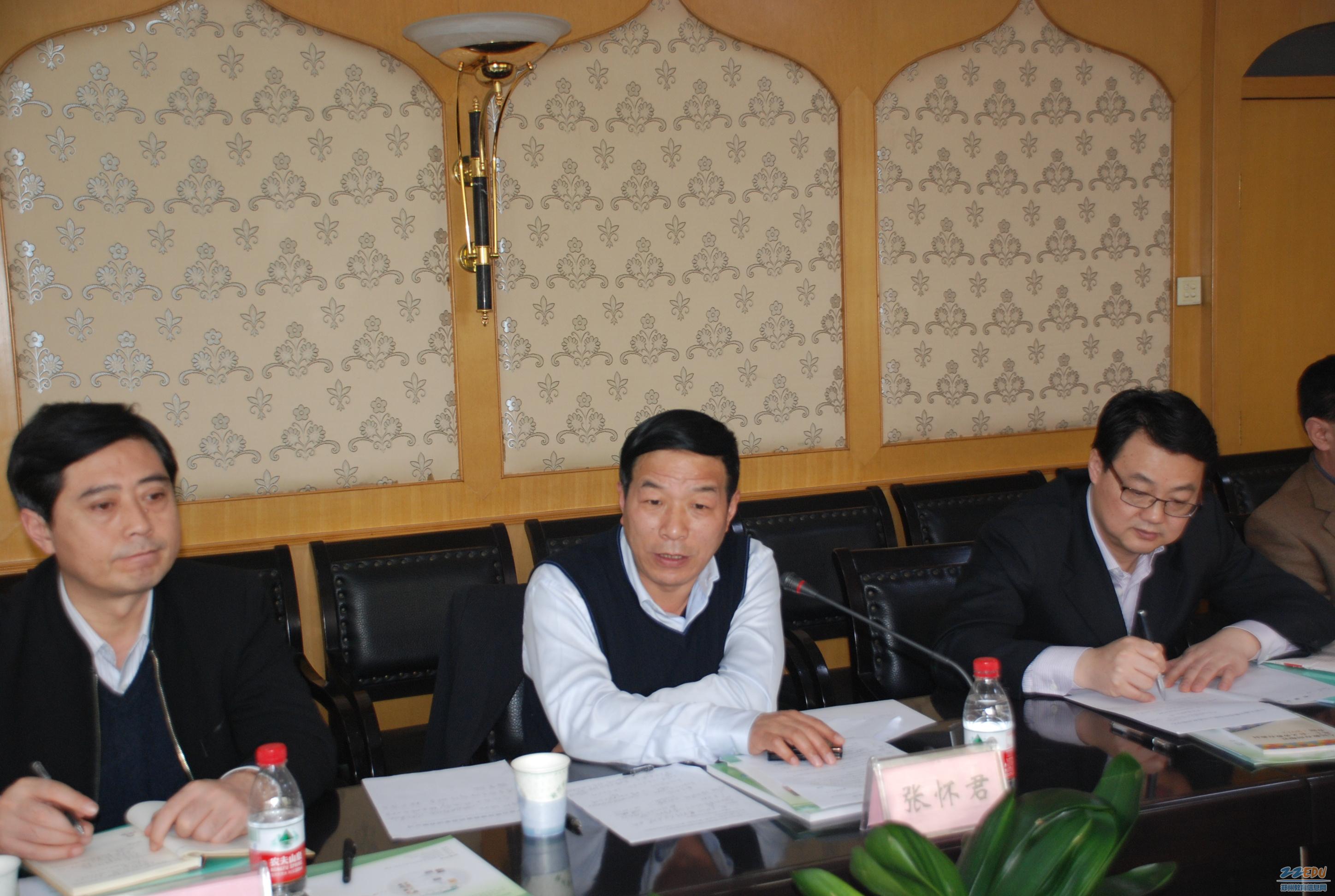 人民教育出版社"数字校园"及教材培训回访会在回民中学举行