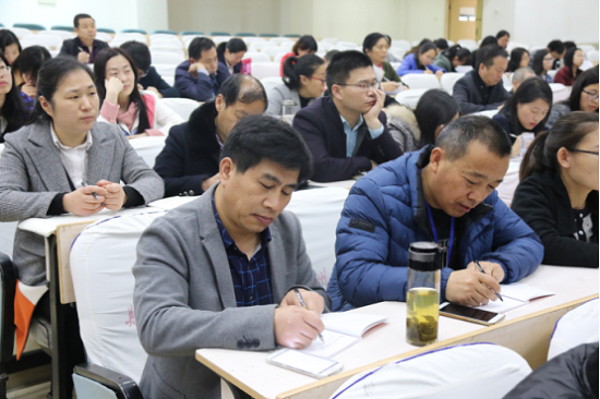 會議由校總支委員李文增主持.