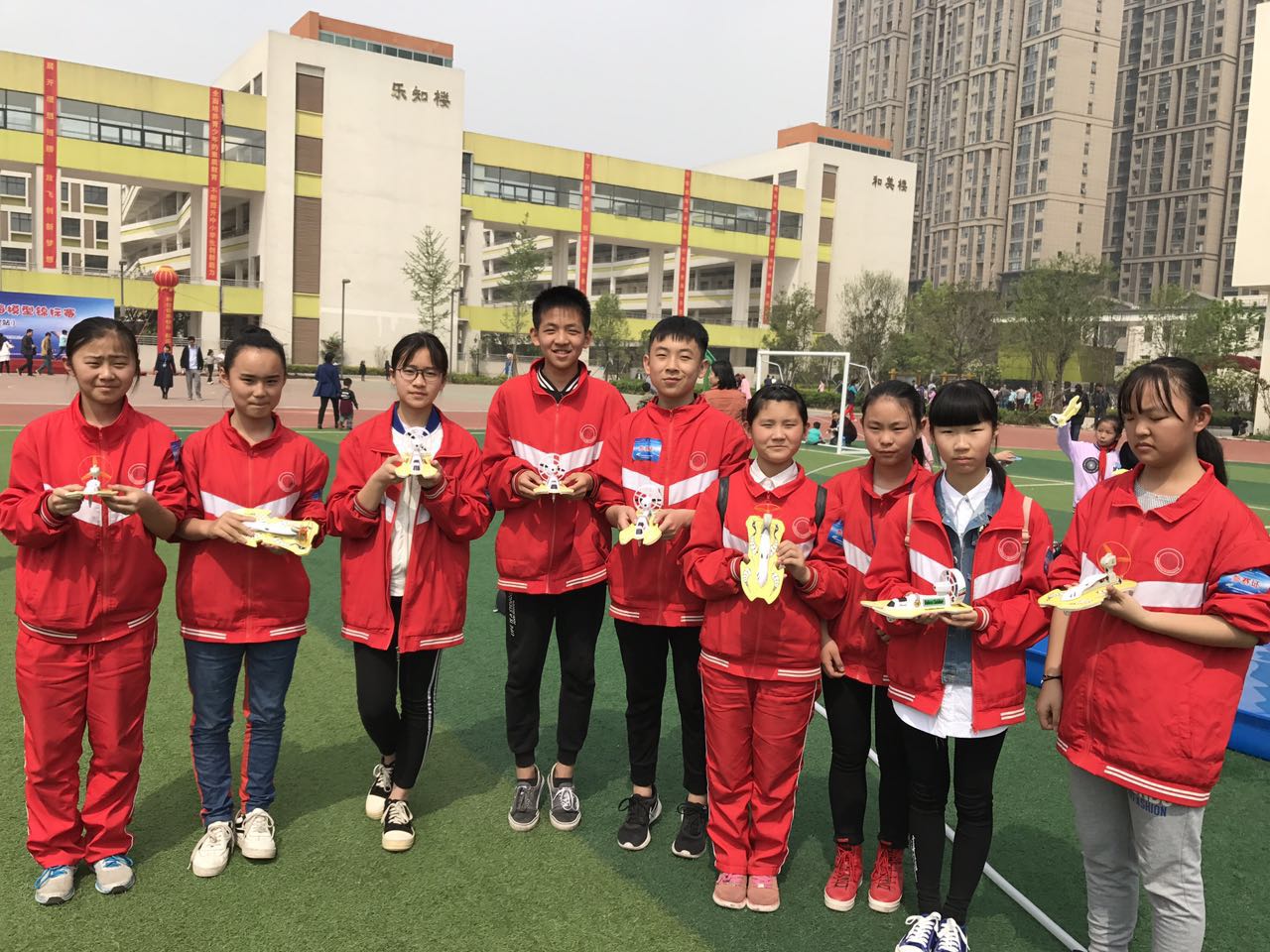 郑州103中学获2017年河南省青少年航海模型锦标赛多枚金牌