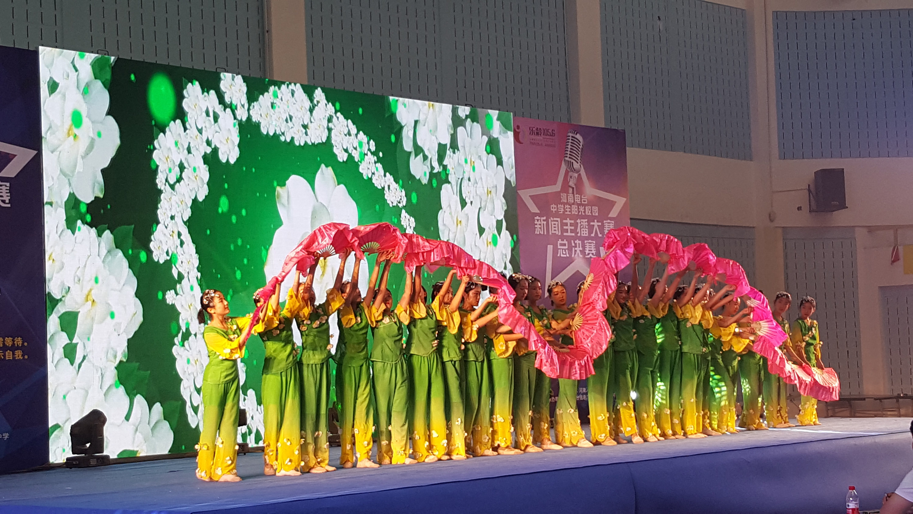 郑州八中学子荣获河南电台"中学生阳光校园新闻主播大赛"总决赛初中组