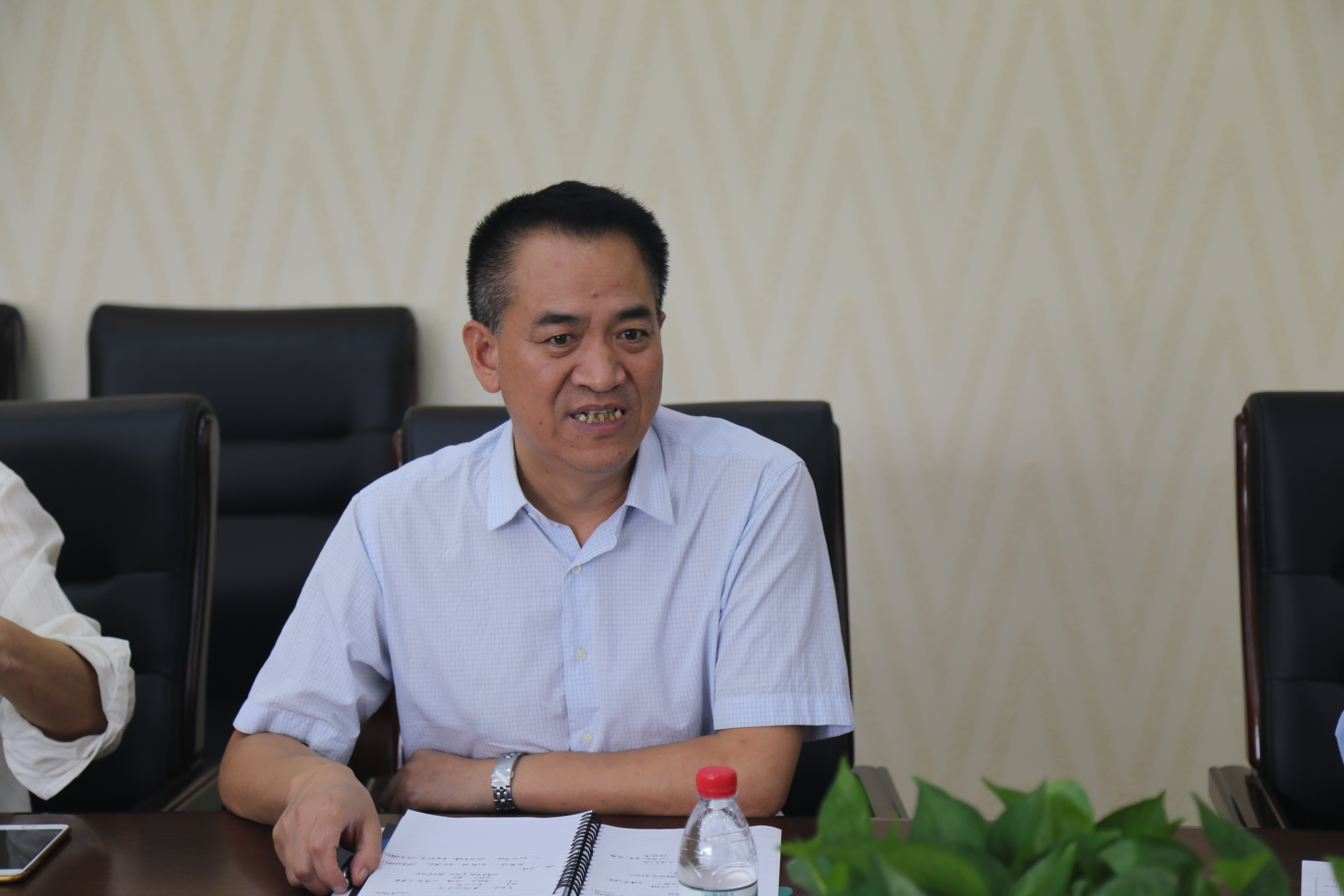 郑州回中副校长齐伟鼓舞大家带着专业精神去创造未来