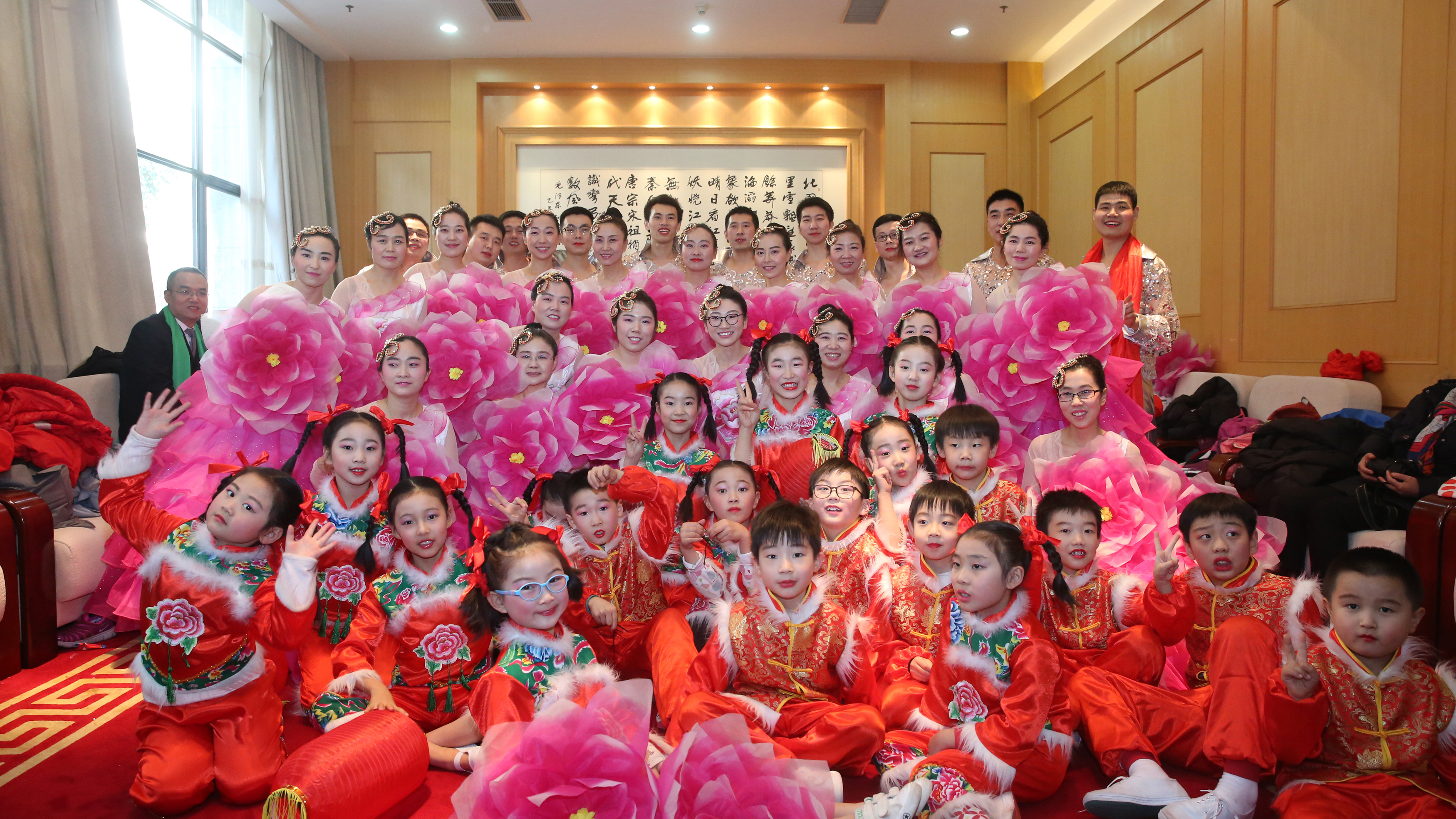 郑州八中教育集团艺术节展演在省人民会堂上演