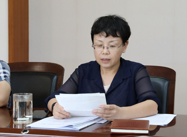 党总支书记陈立新传达会议精神