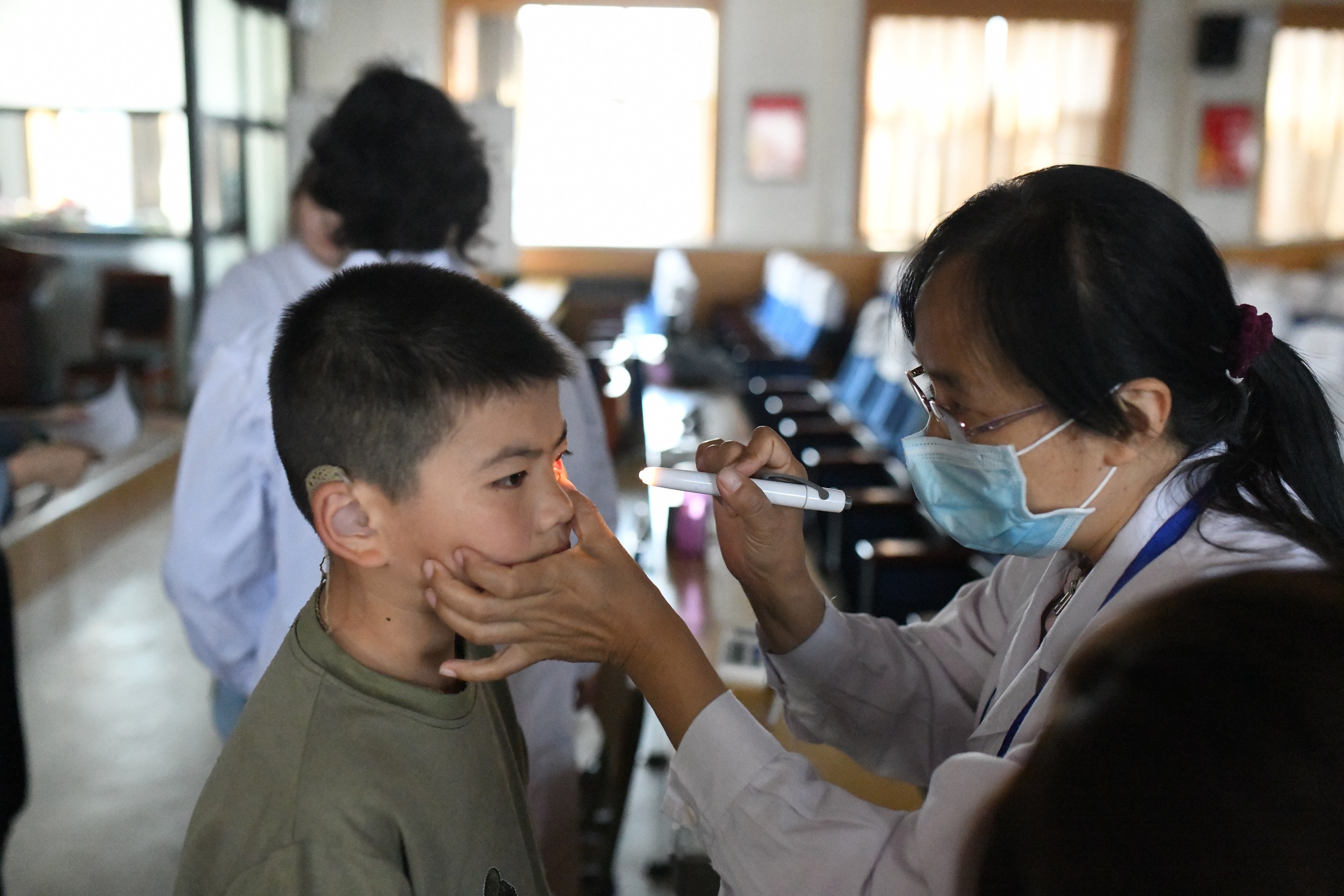 关注健康 关注成长 郑州市盲聋哑学校举办中小学生健康体检活动