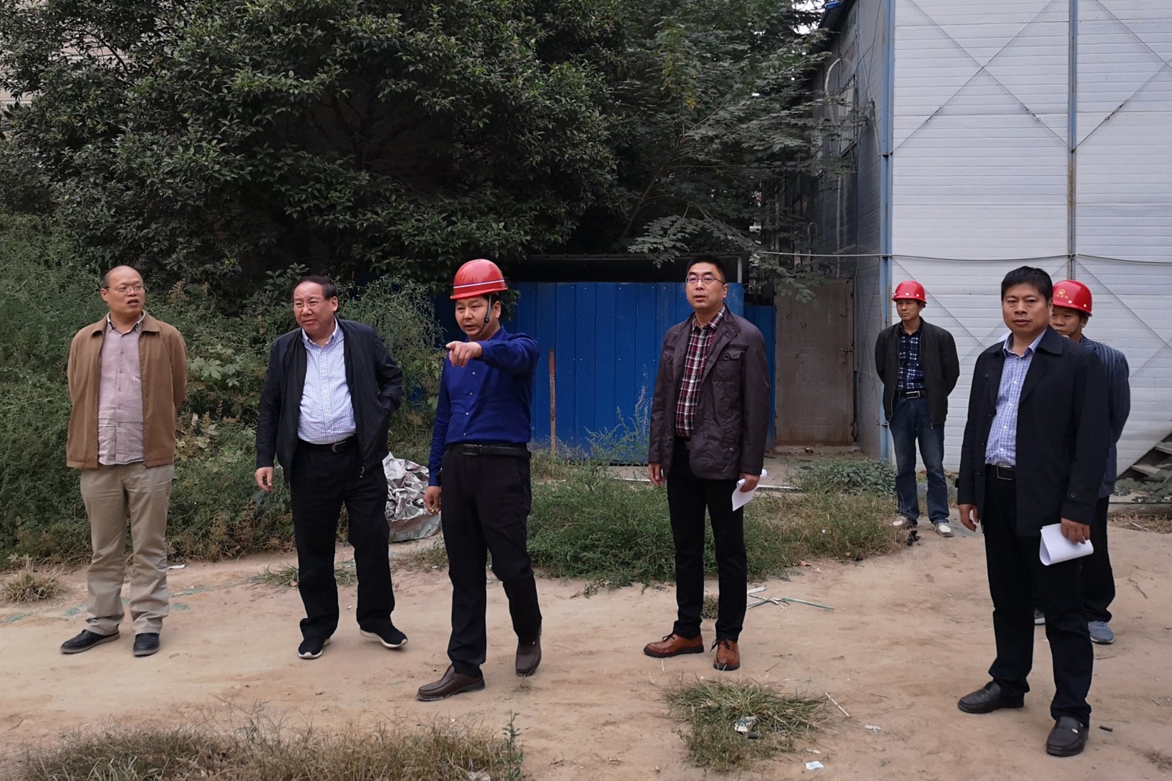 市教育局副局长张大龙一行调研郑州44中新建工程项目进展情况