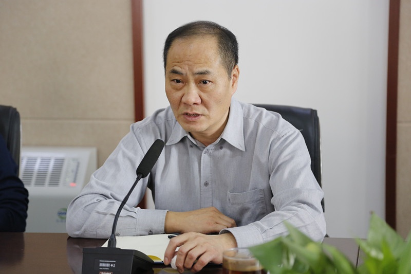 党委书记陈明对每一周的干部领学内容都进行细致点评