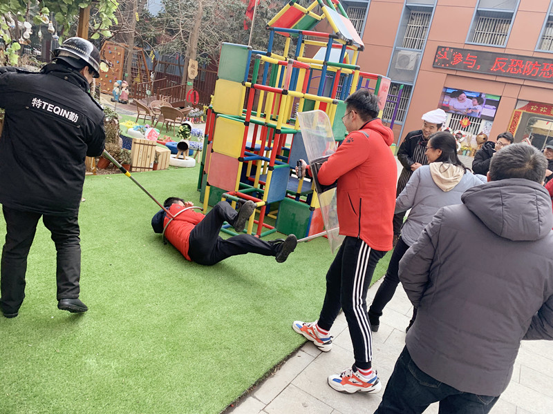 鄭州市實驗幼兒園開展反恐怖主義普法宣傳月活動--鄭州教育信息網