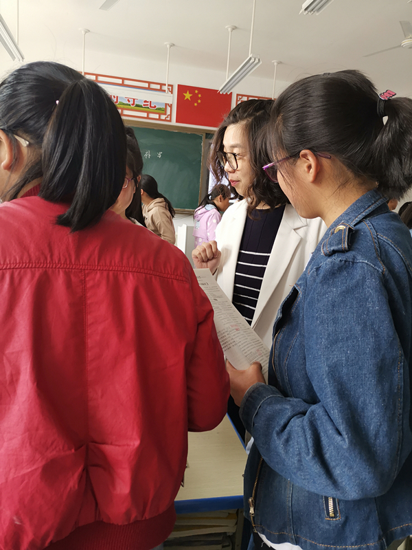 4月15日,郑州51中一行五人,在副校长和正刚的带领下,为三门峡木桐中学