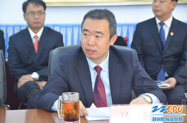 马海峰做自评报告