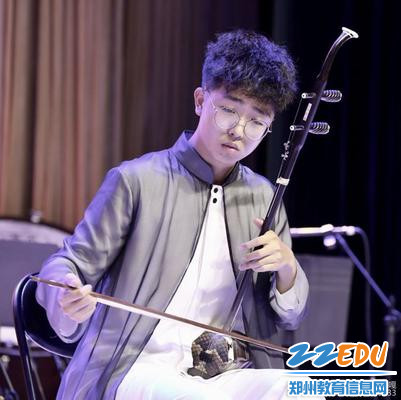 二胡声声表师恩郑州四中校友郭志豪音乐会华丽上演