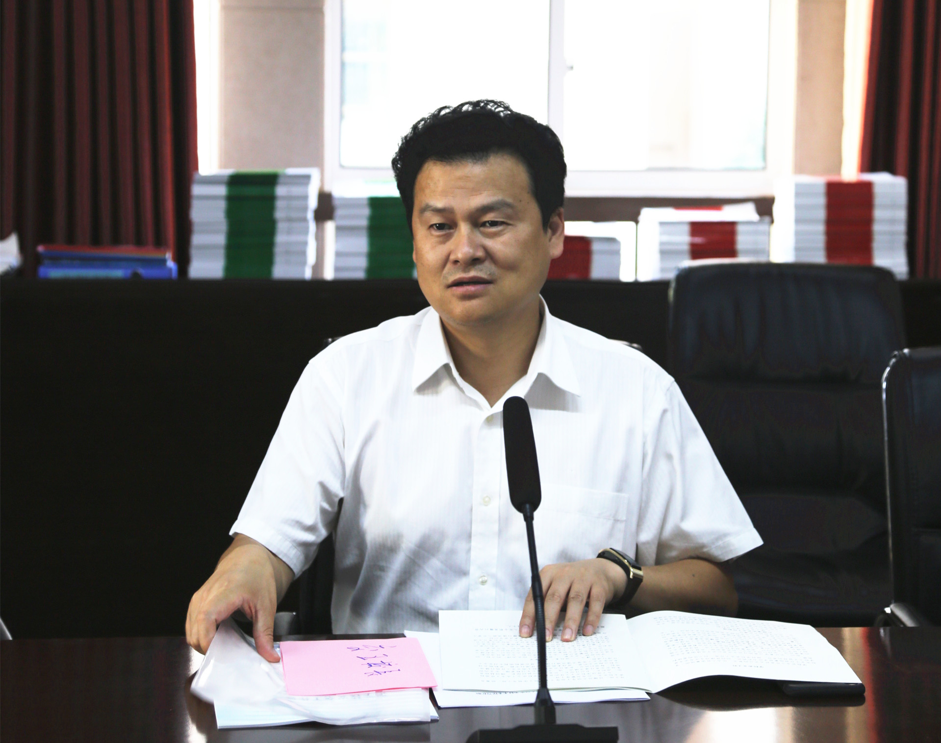 郑州二中校长王瑞作汇报