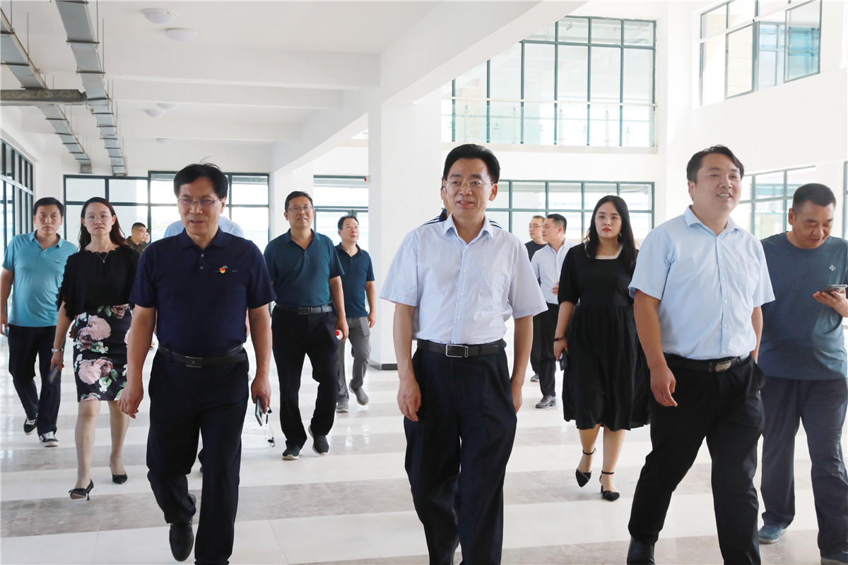 郑州经开区人大工委主任李国立督导新建学校建设进度