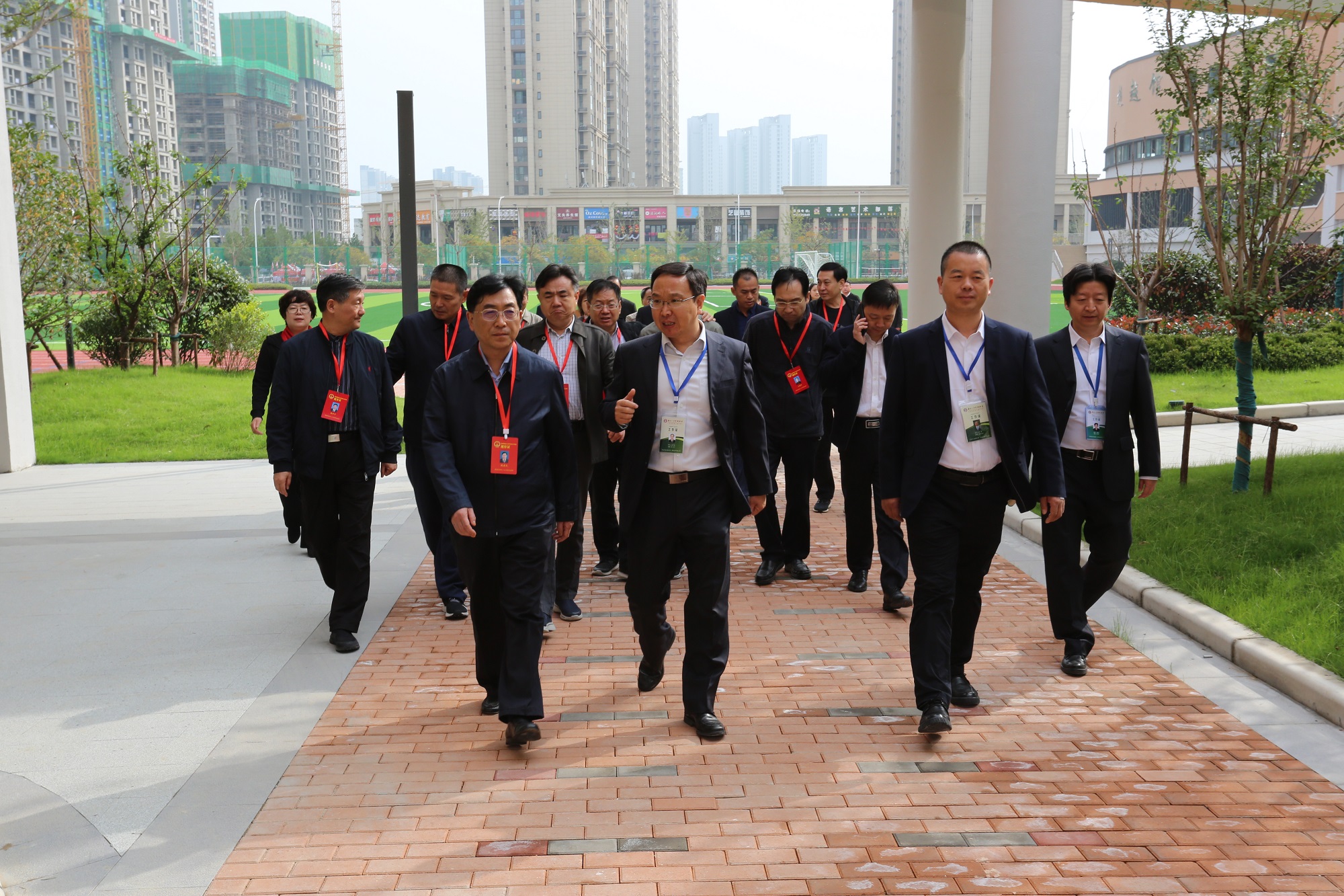 家门口享优质教育管城区领导视察郑州八中管城校区新闻中心