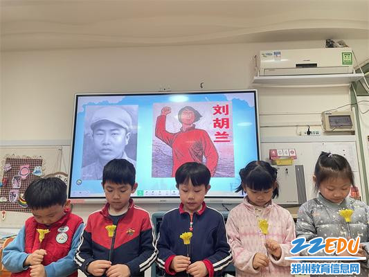 1.1缅怀先烈.幼儿向英烈献花