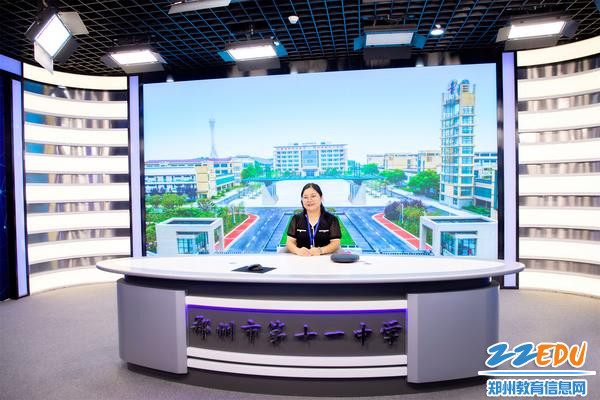 12参观校园电视台