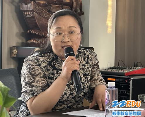 2指导教师代表冯志娟老师发言