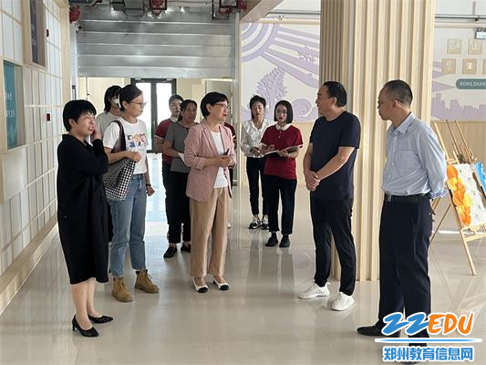 6.郑州市教工幼儿园副园长戴红梅带领教师调研濮阳县机关第四幼儿园