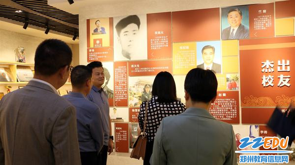 王瑞校长介绍我校杰出校友_副本