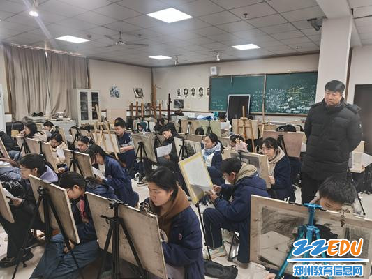 潤藝術之花尋嶄新未來鄭州藝術幼兒師範學校舉辦專業期末考試