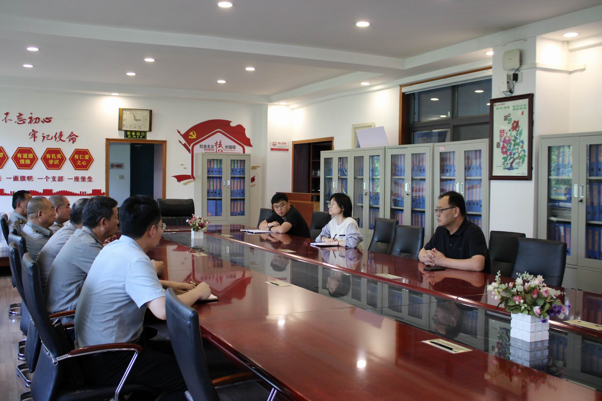 郑州市扶轮外国语高级中学召开“五一”节前安全稳定工作会议