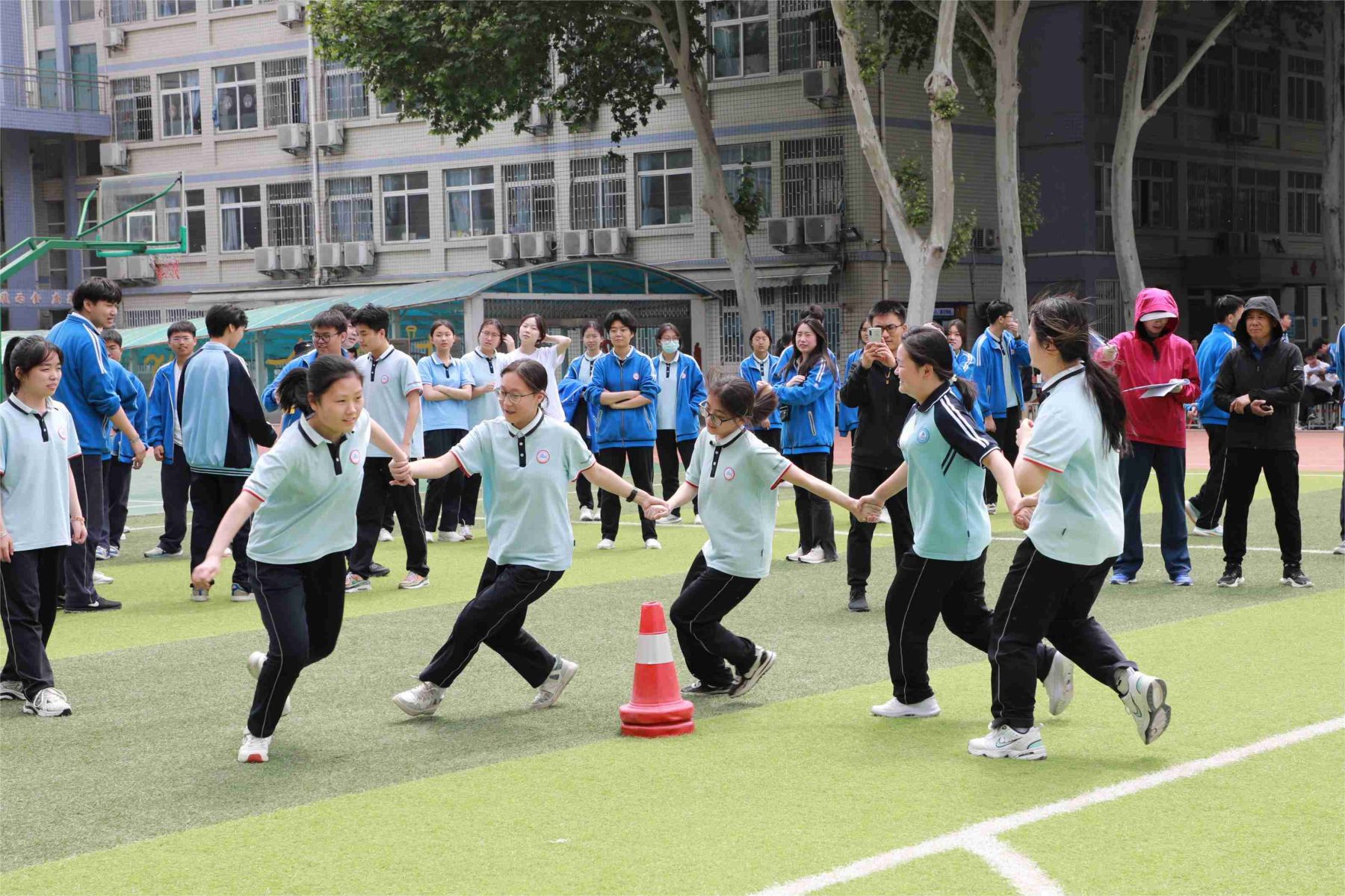 燃动阳春  趣享运动 郑州市第三十一高级中学举办2024年春季趣味运动会