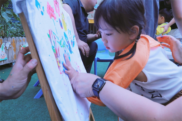 童梦想 童快乐 郑州市教工幼儿园举办第十四届亲子班毕业典礼