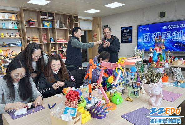 郑州插花学校_创意插花多肉组盆3D打印国潮手创_郑州市盲聋哑学校工会活动