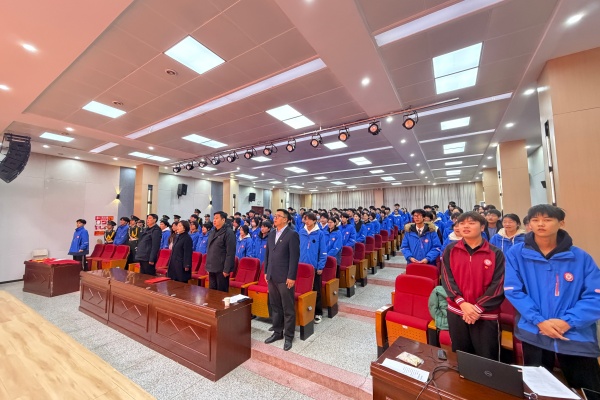 以青春之名，赴时代之约 郑州市商贸管理学校举行2025年新团员入团仪式