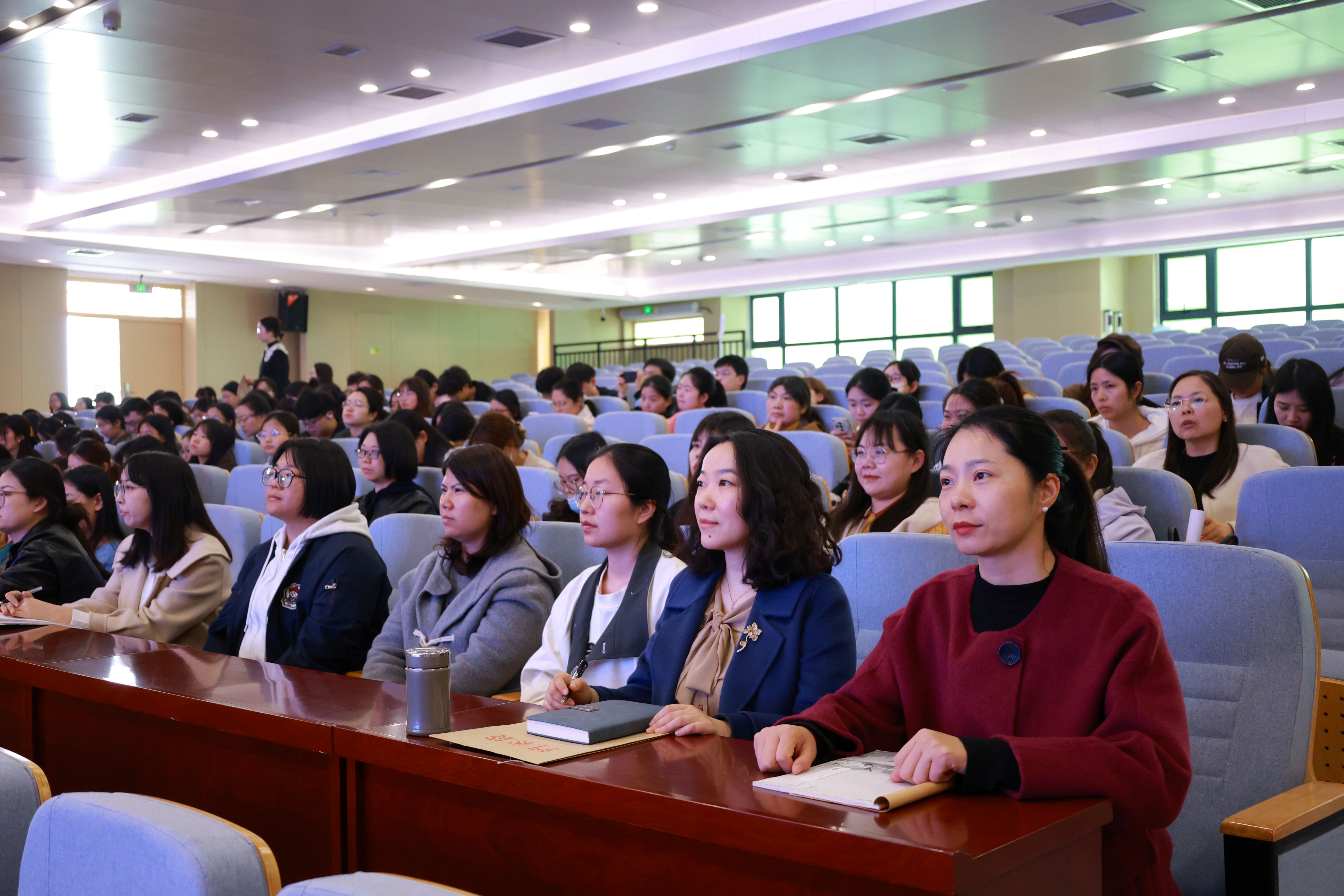 金水区中小学心理健康教育教研工作会共筑成长新篇 