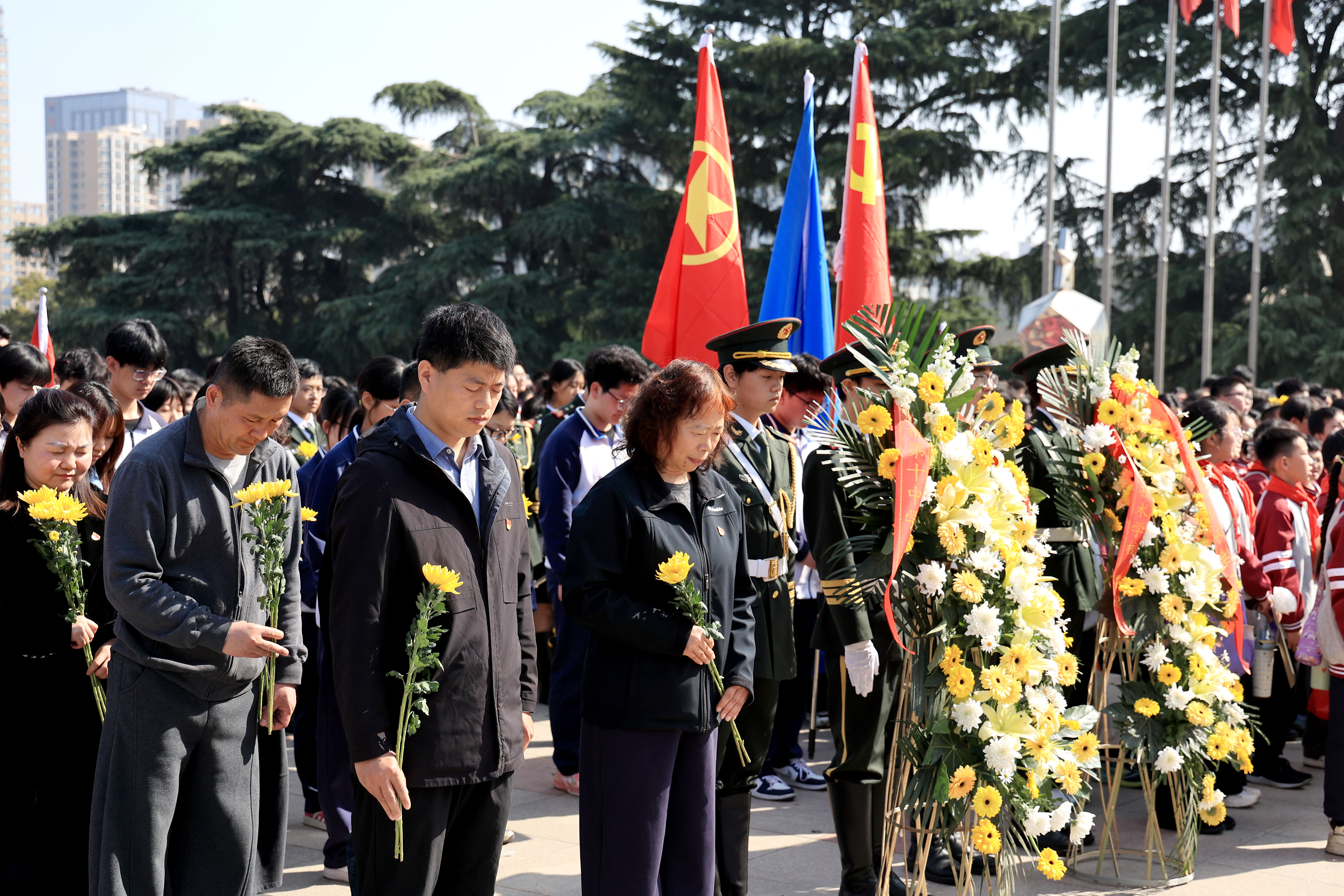 清明追思忆英魂 砥砺前行承遗志 郑州市信息技术学校开展“清明祭英烈”主题活动