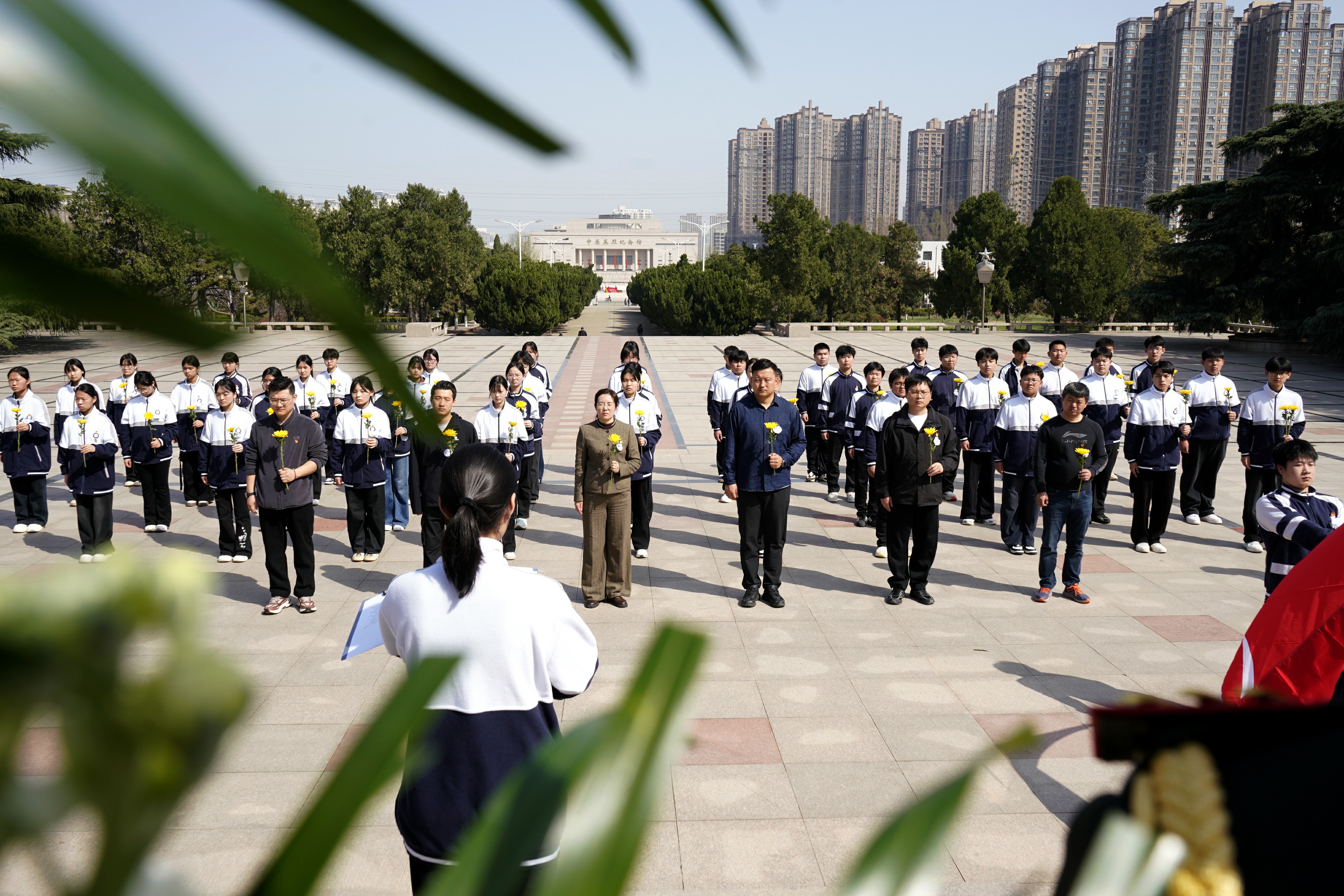 郑州市经济贸易学校：传承弘扬英烈精神 凝聚团结奋进力量 