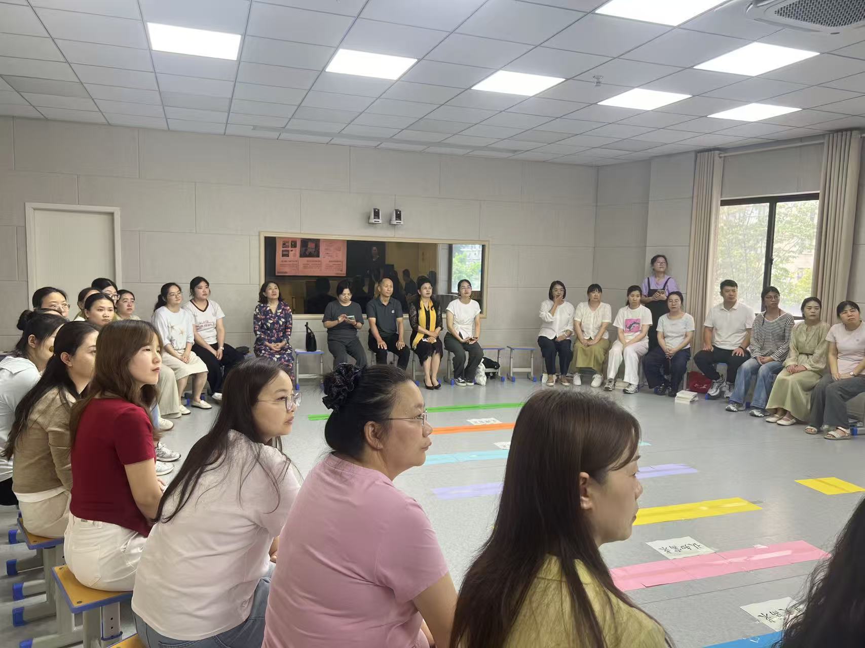 探寻职业意义 赋能心灵成长——新郑市开展第三次“健康第一”心理绘画团体辅导教研活动