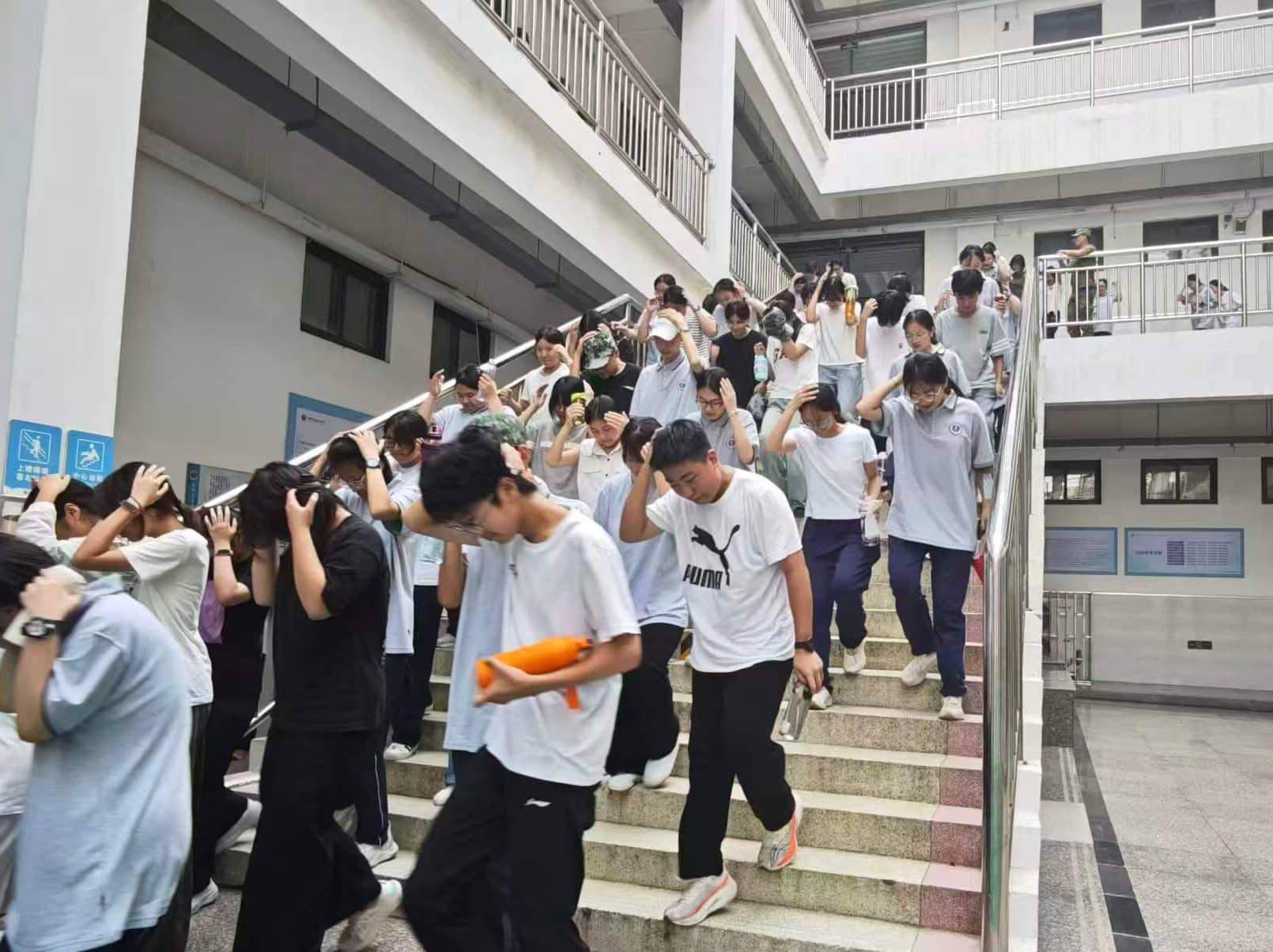 筑牢成长根基，启航崭新征程 郑州艺术幼儿师范学校开展2026级新生系列入学教育讲座