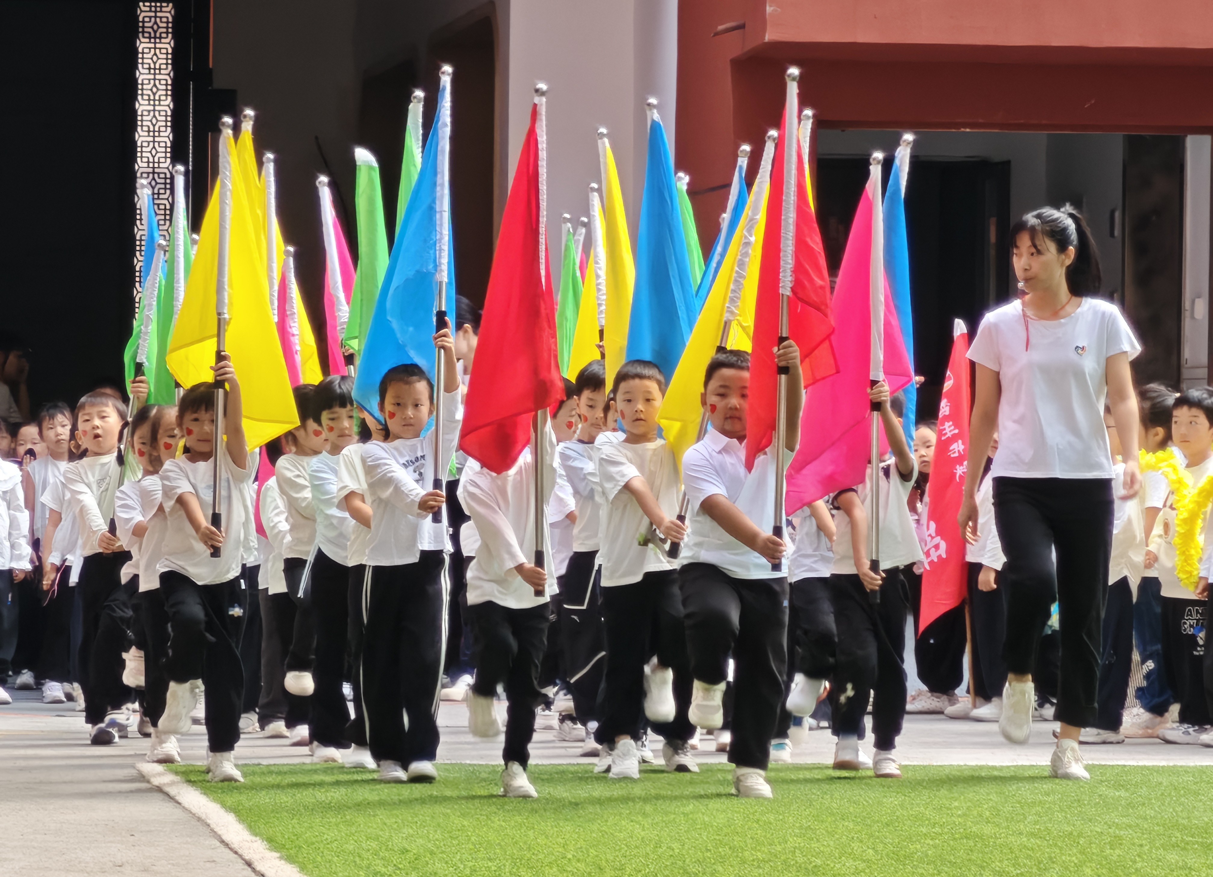 金秋逐风，萌娃竞耀！ 郑州市实验幼儿园举行秋季运动会