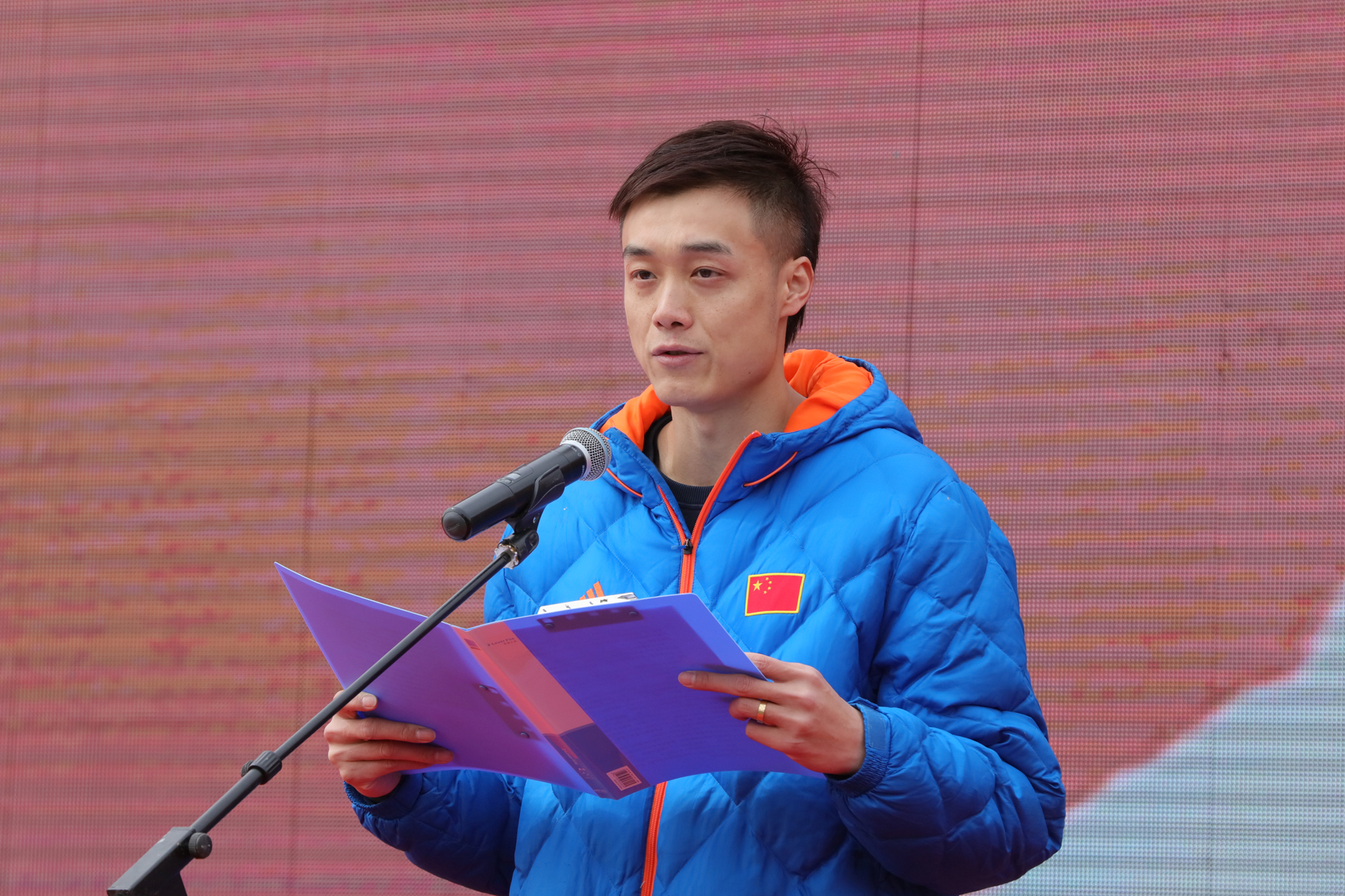 河南女子排球队主教练焦帅说,要和时间赛跑,每天都追求更好的自己