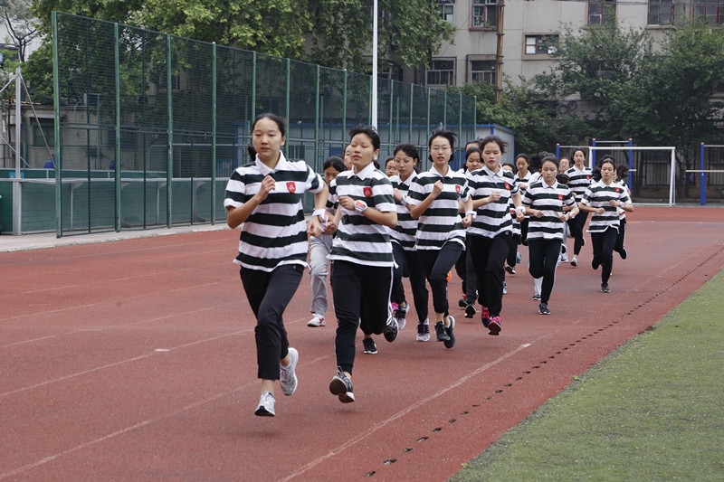郑州市中招体育考试郑州二中考点考试有序进行