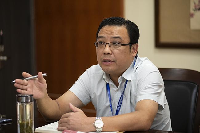 郑州市现代教育信息技术中心党总支副书记,副主任曾涛讲话.