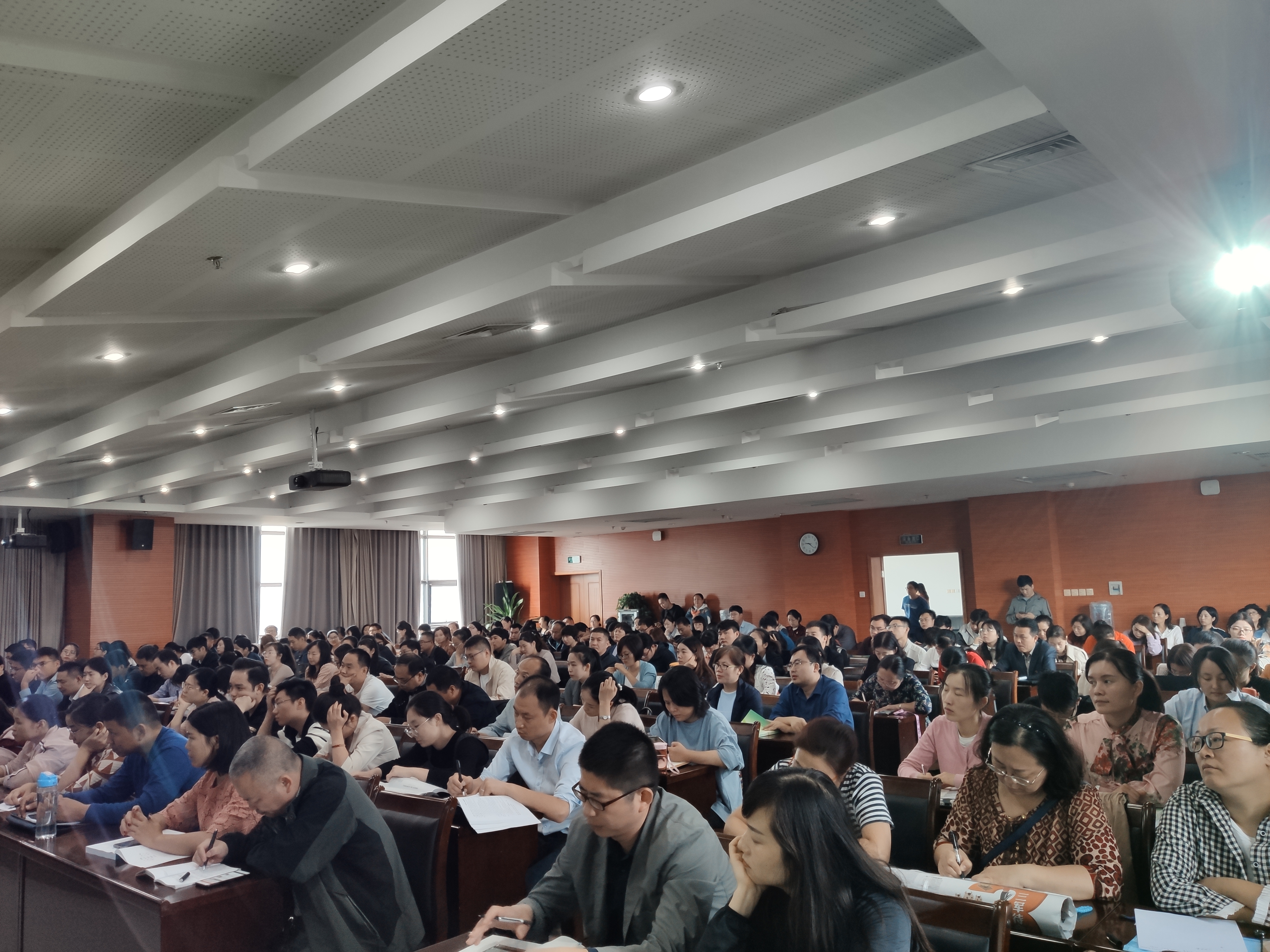 郑州市教育局召开2019——2020学年教育事业统计工作培训会
