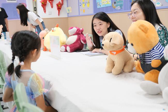跟着老师一起体验校本课程
