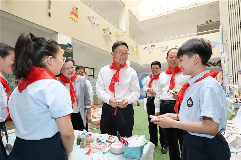 刘宁在郑州开展“六一”国际儿童节慰问活动 并向全省少年儿童致以节日祝福