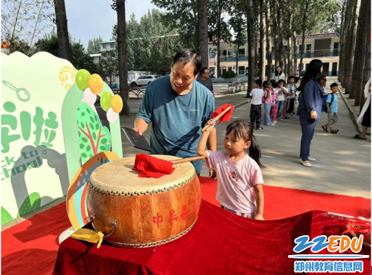 滹沱张小学鼓声响起，代表着以后一定会一鸣惊人，家家出状元