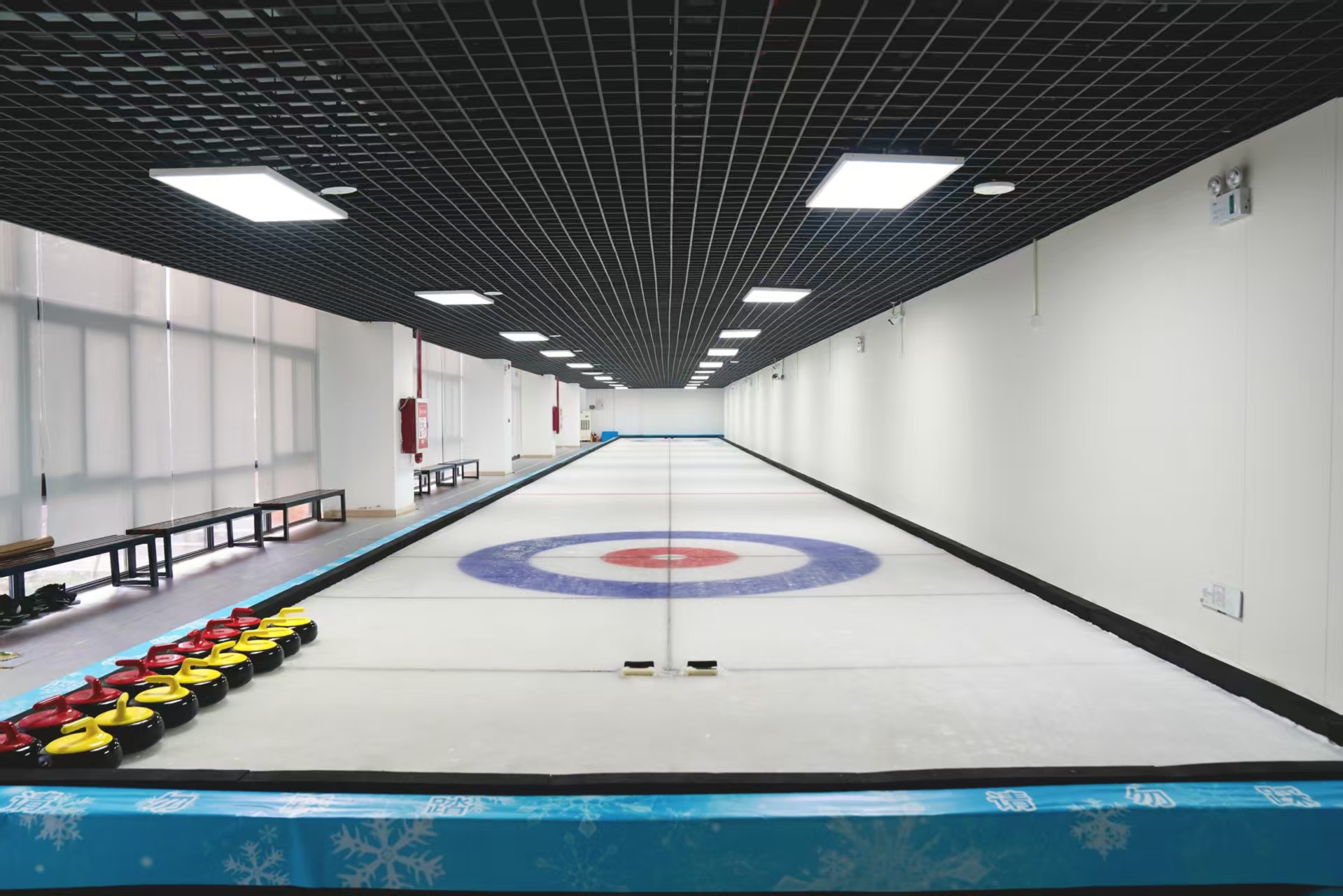 启航冰上新征程！河南省首座高中标准化冰壶场馆正式亮相